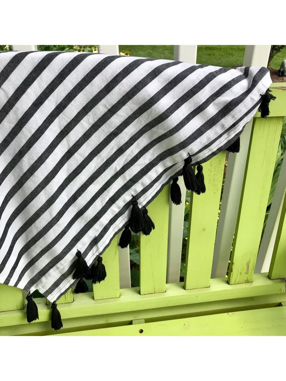 Coco + Kiwi Modern, Minimal Throw